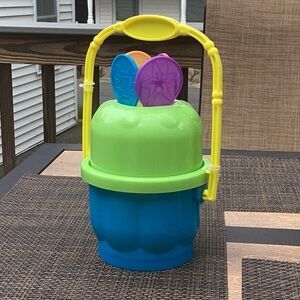 Bubble holder with 4 wands